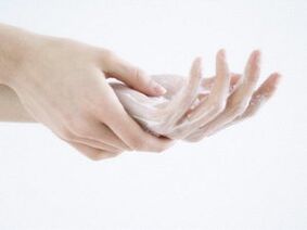 rankų odos atjauninimas namuose